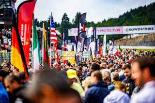 Grid Walk, Race
 | © SRO - TWENTY-ONE CREATION | Jules Benichou