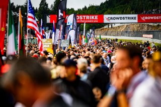 Grid Walk, Race
 | © SRO - TWENTY-ONE CREATION | Jules Benichou