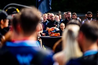 Grid Walk, Race
 | © SRO - TWENTY-ONE CREATION | Jules Benichou