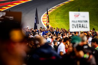 Grid Walk, Race
 | © SRO - TWENTY-ONE CREATION | Jules Benichou