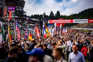 Grid Walk, Race
 | © SRO - TWENTY-ONE CREATION | Jules Benichou
