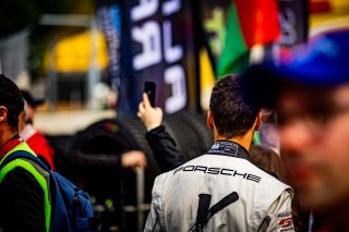 Grid Walk, Race
 | © SRO - TWENTY-ONE CREATION | Jules Benichou