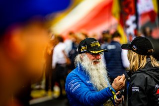 Grid Walk, Race
 | © SRO - TWENTY-ONE CREATION | Jules Benichou