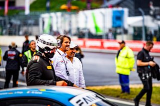 Grid Walk, Race
 | © SRO - TWENTY-ONE CREATION | Jules Benichou
