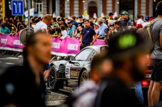 Parade
 | © SRO - TWENTY-ONE CREATION | Jules Benichou