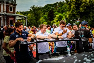 Parade
 | © SRO - TWENTY-ONE CREATION | Jules Benichou