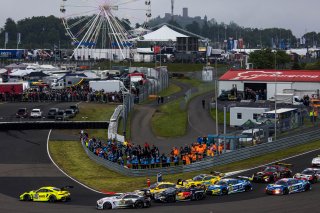 52. ADAC RAVENOL 24h Nürburgring 2024 - Foto: Gruppe C Photography; #911 Porsche 911 GT3 R (992), Manthey EMA: Laurens Vanthoor, Thomas Preining, Kevin Estre, Ayhancan Güven; #130 Mercedes-AMG GT3, Mercedes-AMG Team GetSpeed: Maro Engel, Jules Gounon, Fab | Gruppe C Photography