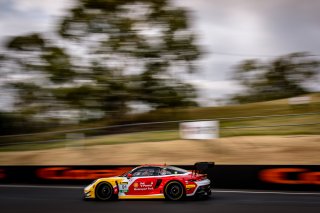 12h Bathurst 2025 -  Meguiar&rsquo;s Bathurst 12 Hour - Intercontinental GT Challenge Round 1 - Foto: Gruppe C Photography; #91 Porsche 911 GT3 R (992), The Bend: Yasser Shahin, Sam Shahin, Laurin Heinrich, Morris Schuring
 | Gruppe C Photography