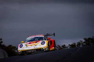12h Bathurst 2025 -  Meguiar&rsquo;s Bathurst 12 Hour - Intercontinental GT Challenge Round 1 - Foto: Gruppe C Photography; #91 Porsche 911 GT3 R (992), The Bend: Yasser Shahin, Sam Shahin, Laurin Heinrich, Morris Schuring
 | Gruppe C Photography
