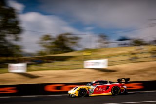 12h Bathurst 2025 -  Meguiar&rsquo;s Bathurst 12 Hour - Intercontinental GT Challenge Round 1 - Foto: Gruppe C Photography; #91 Porsche 911 GT3 R (992), The Bend: Yasser Shahin, Sam Shahin, Laurin Heinrich, Morris Schuring
 | Gruppe C Photography