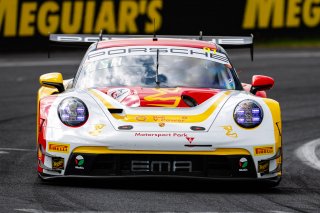 12h Bathurst 2025 -  Meguiar’s Bathurst 12 Hour - Intercontinental GT Challenge Round 1 - Foto: Gruppe C Photography; #91 Porsche 911 GT3 R (992), The Bend: Yasser Shahin, Sam Shahin, Laurin Heinrich, Morris Schuring
 | Gruppe C Photography