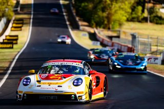12h Bathurst 2025 -  Meguiar’s Bathurst 12 Hour - Intercontinental GT Challenge Round 1 - Foto: Gruppe C Photography; #91 Porsche 911 GT3 R (992), The Bend: Yasser Shahin, Sam Shahin, Laurin Heinrich, Morris Schuring
 | Gruppe C Photography