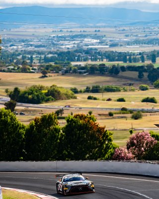 12h Bathurst 2025 -  Meguiar’s Bathurst 12 Hour - Intercontinental GT Challenge Round 1 - Foto: Gruppe C Photography; #47 Mercedes-AMG GT3, Supabarn Supermarkets, Tigani Motorsport: James Koundouris, Theo Koundouris, David Russell, Luke Youlden
 | Gruppe C Photography