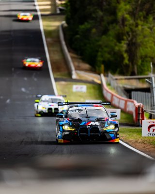 12h Bathurst 2025 -  Meguiar’s Bathurst 12 Hour - Intercontinental GT Challenge Round 1 - Foto: Gruppe C Photography; #32 BMW M4 GT3, Team WRT: Augusto Farfus, Sheldon van der Linde, Kelvin van der Linde
 | Gruppe C Photography