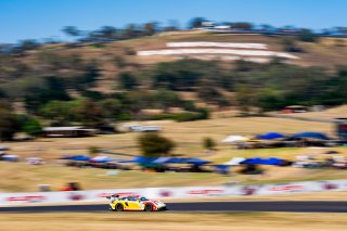 12h Bathurst 2025 -  Meguiar’s Bathurst 12 Hour - Intercontinental GT Challenge Round 1 - Foto: Gruppe C Photography; #91 Porsche 911 GT3 R (992), The Bend: Yasser Shahin, Sam Shahin, Laurin Heinrich, Morris Schuring
 | Gruppe C Photography