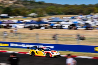 12h Bathurst 2025 -  Meguiar’s Bathurst 12 Hour - Intercontinental GT Challenge Round 1 - Foto: Gruppe C Photography; #91 Porsche 911 GT3 R (992), The Bend: Yasser Shahin, Sam Shahin, Laurin Heinrich, Morris Schuring
 | Gruppe C Photography