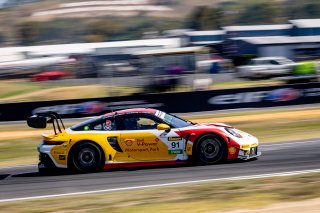 12h Bathurst 2025 -  Meguiar’s Bathurst 12 Hour - Intercontinental GT Challenge Round 1 - Foto: Gruppe C Photography; #91 Porsche 911 GT3 R (992), The Bend: Yasser Shahin, Sam Shahin, Laurin Heinrich, Morris Schuring
 | Gruppe C Photography