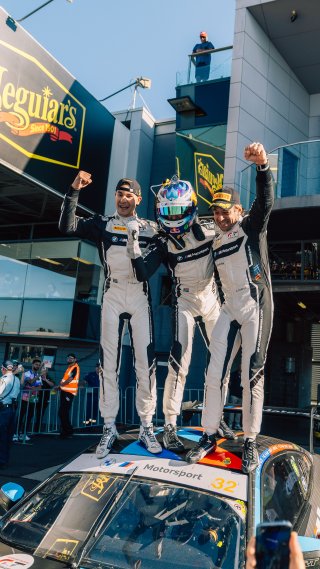 12h Bathurst 2025 -  Meguiar’s Bathurst 12 Hour - Intercontinental GT Challenge Round 1 - Foto: Gruppe C Photography; #32 BMW M4 GT3, Team WRT: Augusto Farfus, Sheldon van der Linde, Kelvin van der Linde
 | Gruppe C Photography