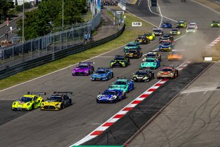 53. ADAC RAVENOL 24h Nürburgring 2025 - Foto: Gruppe C Photography; #911 Porsche 911 GT3 R (992), Manthey EMA: Kevin Estre, Ayhancan Guven, Thomas Preining; #14 Mercedes-AMG GT3 EVO, Mercedes-AMG Team GetSpeed: Maro Engel, Maxime Martin, Fabian Schiller,  | Gruppe C Photography