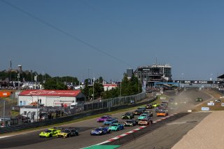 53. ADAC RAVENOL 24h Nürburgring 2025 - Foto: Gruppe C Photography; #911 Porsche 911 GT3 R (992), Manthey EMA: Kevin Estre, Ayhancan Guven, Thomas Preining; #14 Mercedes-AMG GT3 EVO, Mercedes-AMG Team GetSpeed: Maro Engel, Maxime Martin, Fabian Schiller,  | Gruppe C Photography