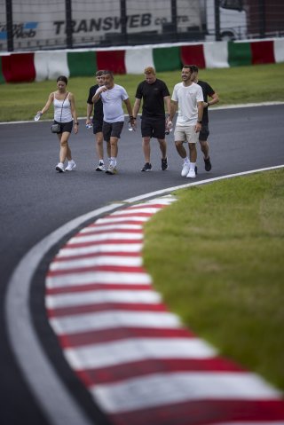 49th SUZUKA 1000km - Intercontinental GT Challenge Round 4 - Foto: Gruppe C Photography; #61 Porsche 911 GT3 R (992), EBM GIGA Racing: Adrian D'Silva, Harry King, Sven Mueller
 | Gruppe C GmbH