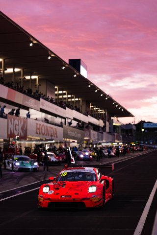 49th SUZUKA 1000km - Intercontinental GT Challenge Round 4 - Foto: Gruppe C Photography; #18 Porsche 911 GT3 R (992), Porsche Center Okazaki: Hiroaki Nagai, Kazuto Kotaka, Takuro Shinohara
 | Gruppe C GmbH