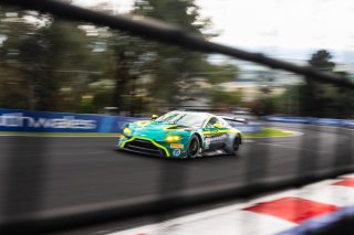 12h Bathurst 2026 -  Meguiar&rsquo;s Bathurst 12 Hour - Intercontinental GT Challenge Round 1 - Foto: Gruppe C Photography; #14 Aston Martin Vantage AMR GT3, Volante Rosso Motorsport: Bryce Fullwood, Damien Hamilton, Andr&eacute;s Pato, Maxime Robin
 | Gruppe C Photography