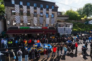 Dennis Olsen, Christopher Mies, Frederic Vervisch, Arjun Maini, HRT Ford Racing, nurburgring, adenau, ristorante pinocchio pizzeria, sunny, portrait, porsche 911 gt3 r, crowd, ravenol, dekra, yokohama, wide angle, high angle, excitement, focus
 | Gruppe C Photography