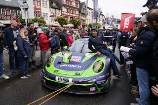 Daan Arrow, Patrick Assenheimer, Tobias M&cedil;ller, Dylan Pereira, 48 LOSCH Motorsport by BLACK FALCON, adenau, nurburgring, city street, cloudy, rainy, portrait, parade, porsche 911 gt3 r, crowd, liqui moly, hr, goodyear, wide angle, close-up, excitement, ce | Gruppe C Photography