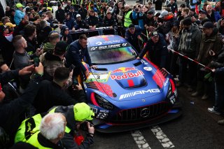 Max Verstappen, Lucas Auer, Jules Gounon, Daniel Juncadella, Mercedes-AMG Team Verstappen Racing, pit lane, paddock, cloudy, portrait, action, mercedes-amg gt3, red bull, crowd, team crew, gran turismo, wide angle, high angle, excitement, focus
 | Gruppe C Photography