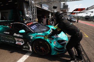 #44 - Greystone GT - Zac MEAKIN - Jayden KELLY - Tommy PINTOS - Josh RATTICAN - McLaren 720S GT3 EVO | SRO / JEP
