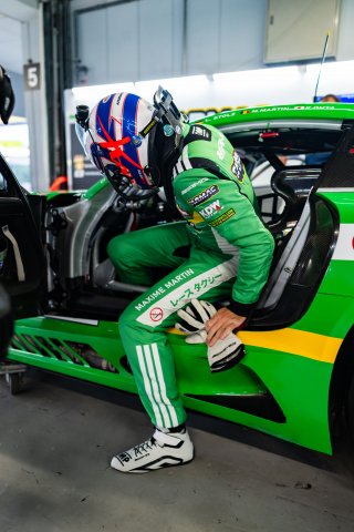 77 Mercedes-AMG GT3 EVO, Mercedes-AMG Team Craft-Bamboo Racing: Luca Stolz, Maxime Martin, Kakunoshin Ohta
 | Gruppe C GmbH
