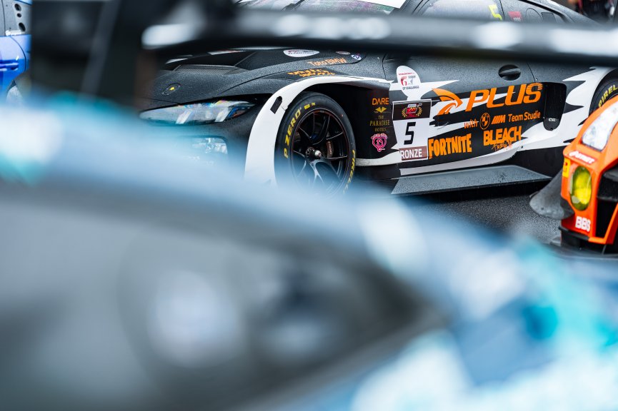 05 BMW M4 GT3 EVO, PLUS with BMW M Team Studie: Tomohide Yamaguchi, Kizuku Hirota, Seiji Ara

